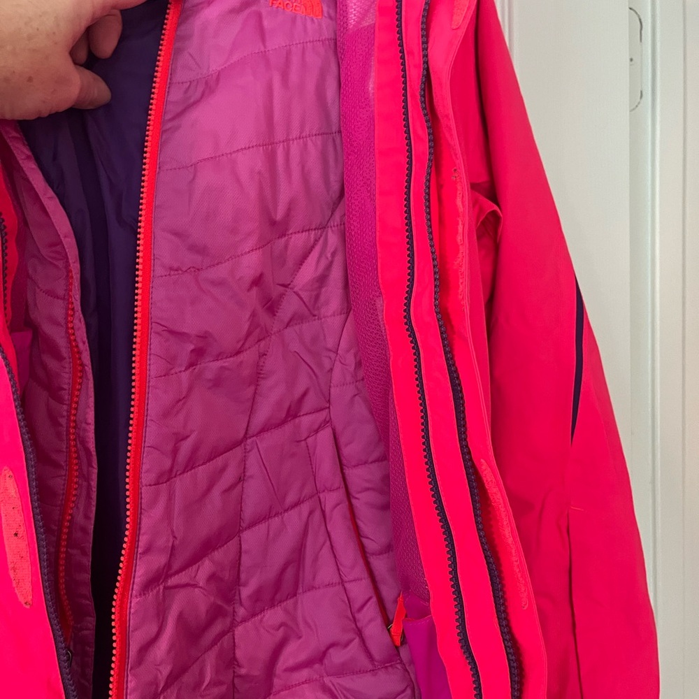 The North Face Pink and Purple Ski Puffer Jacket - Picture 11 of 16